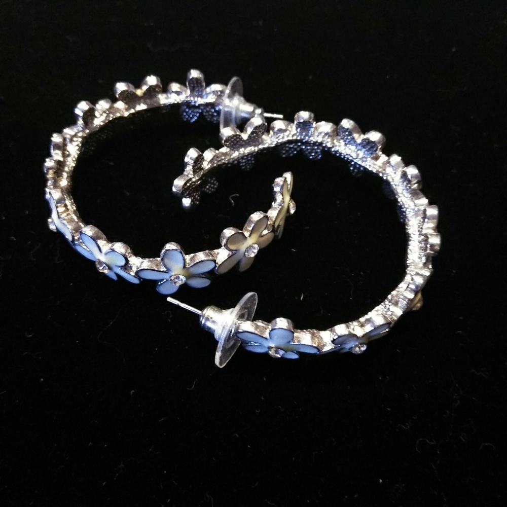 ⭐Daisy Hoop Earrings